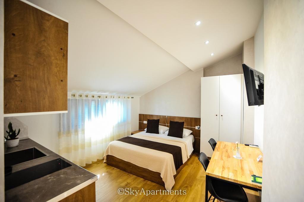Sky Apartments Тирана Екстериор снимка