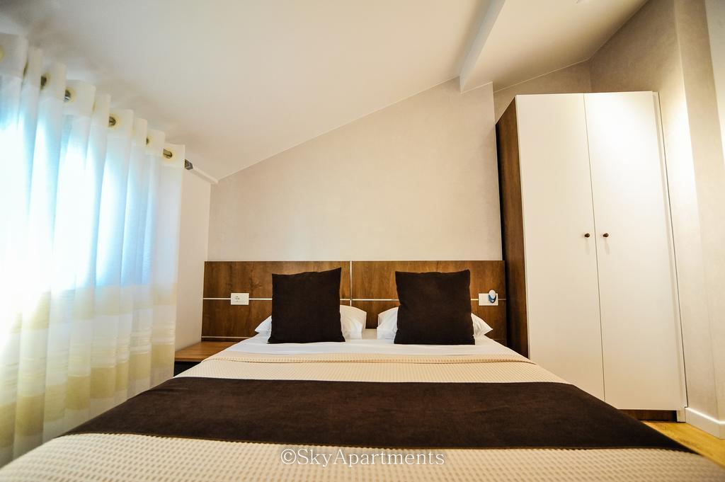 Sky Apartments Тирана Екстериор снимка